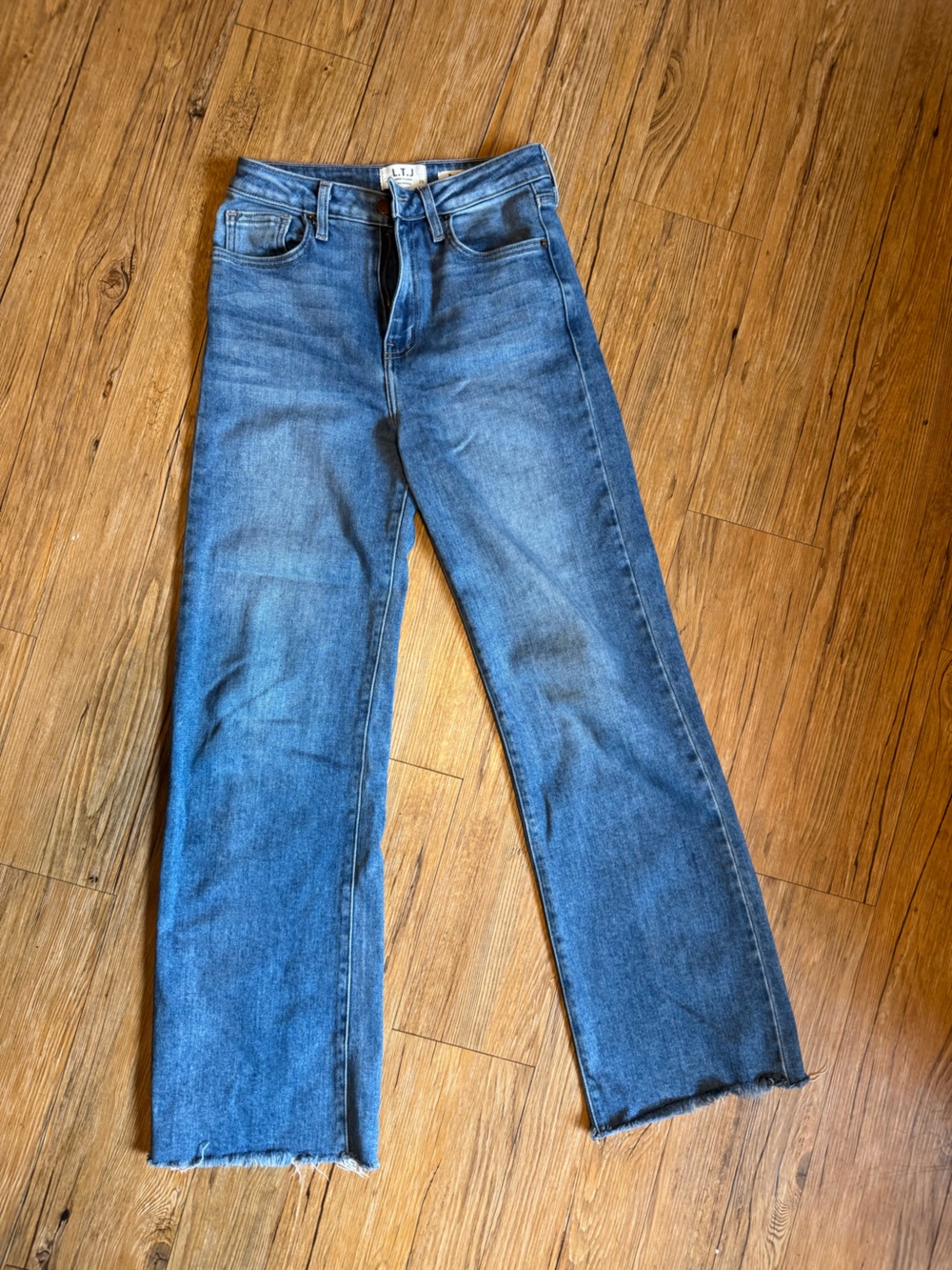 Straight-Leg Blue Women's Jeans - Classic High Waist